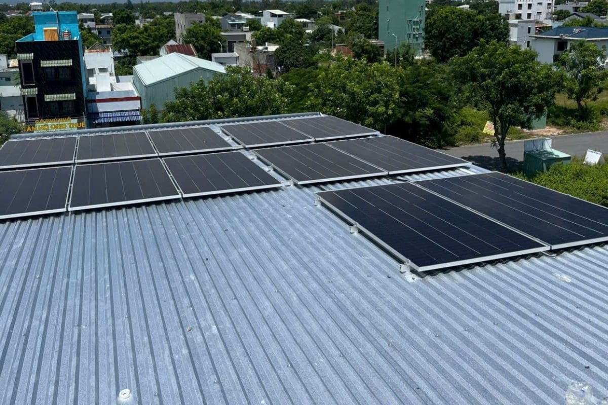 Lắp đặt điện năng lượng mặt trời